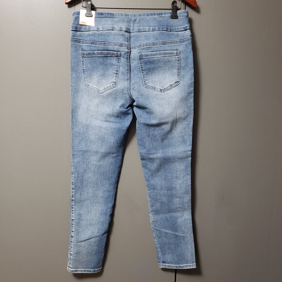 NEW GG JEANS Embroidered Ankle Jean - Picture 3 of 10